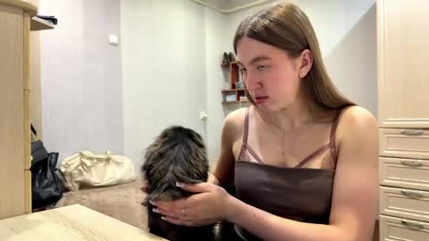 Snapshot of skylarbelle chatting on April 2026 12:28:01 PM Aurora online show from April 2026 12:28:01 PM