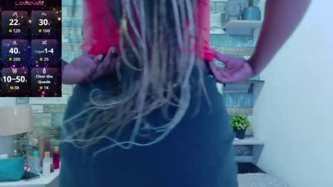 Snapshot of skyler_naomi chatting on April 2026 01:11:01 PM skyler_naomi online show from April 2026 01:11:01 PM