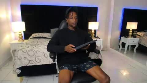Snapshot of skylerbigxxx chatting on June 2026 04:21:02 AM SKYLERBIGXXX online show from June 2026 04:21:02 AM