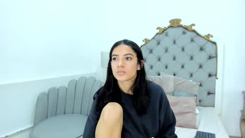 Snapshot of skylerwhite02 chatting on December 2025 09:03:01 AM Skyler online show from December 2025 09:03:01 AM