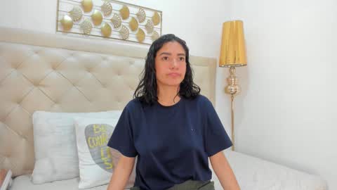 Snapshot of skylerwhite02 chatting on February 2026 03:43:01 AM Skyler online show from February 2026 03:43:01 AM