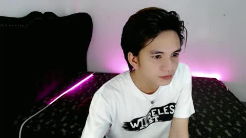 Snapshot of skyloquitexx chatting on April 2026 04:04:01 PM skyler online show from April 2026 04:04:01 PM