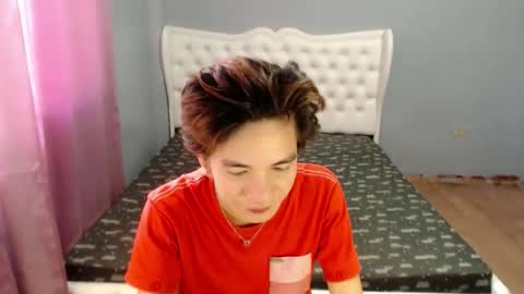 Snapshot of skyloquitexx chatting on April 2026 04:35:02 AM skyler online show from April 2026 04:35:02 AM