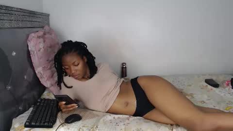 skyqueen0 online show from October 2025 05:47:03 PM