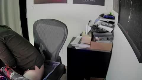 slave2pussy online show from March 2025 05:44:01 AM