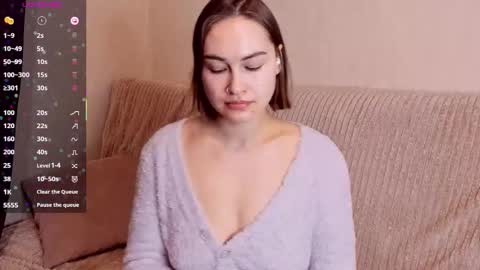 Alice online show from November 2025 07:44:01 AM