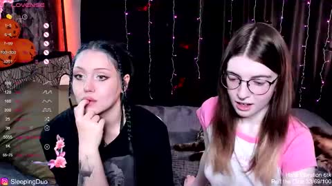 Hi We are Iva and Angela Nice to meet u 3 online show from October 2025 11:17:01 AM