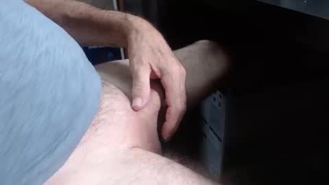 sliderguy699 online show from October 2025 04:40:02 PM