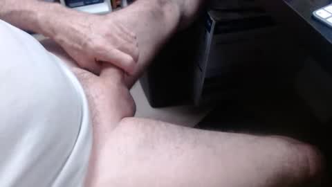 sliderguy699 online show from February 2026 11:50:02 AM