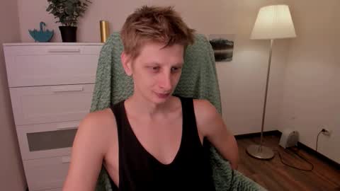 Snapshot of slim_andy chatting on October 2025 10:35:02 AM Andy online show from October 2025 10:35:02 AM