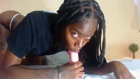 slim_chocobar18 online show from December 2024 10:42:01 PM