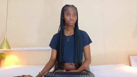 slim_chocobar18 online show from February 2025 01:10:01 PM