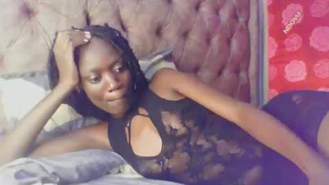 Snapshot of slim_ebony2006 chatting on September 2025 08:13:01 PM Anna online show from September 2025 08:13:01 PM