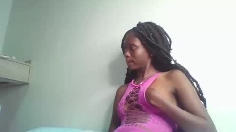 Snapshot of slim_ebony2006 chatting on October 2025 10:08:01 PM Anna online show from October 2025 10:08:01 PM