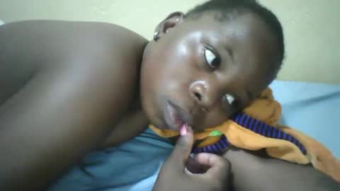 Snapshot of slim_petite_ebony chatting on May 2026 08:07:02 PM slim_petite_ebony online show from May 2026 08:07:02 PM