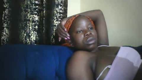 Snapshot of slim_petite_ebony chatting on May 2026 11:31:02 PM slim_petite_ebony online show from May 2026 11:31:02 PM