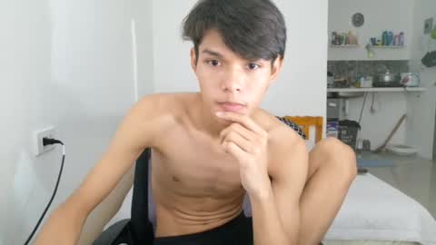 Snapshot of slim_sensation chatting on May 2026 02:01:02 PM slim_sensation online show from May 2026 02:01:02 PM