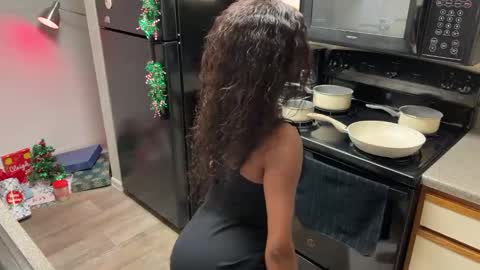 Snapshot of slimaddictionxxx chatting on December 2024 10:27:01 PM Barbie Stylebender online show from December 2024 10:27:01 PM