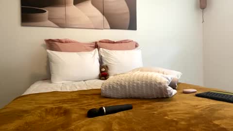 Snapshot of slimaddictionxxx chatting on September 2025 06:10:01 PM Barbie Stylebender online show from September 2025 06:10:01 PM