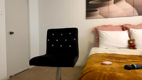 Snapshot of slimaddictionxxx chatting on September 2025 06:57:01 PM Barbie Stylebender online show from September 2025 06:57:01 PM