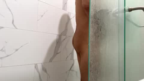 slimbuttniceguy online show from January 2025 07:05:01 PM