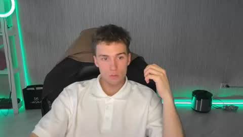 Mila online show from June 2026 07:33:01 PM