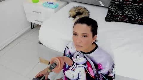 Snapshot of slut_milf_ chatting on May 2026 07:19:02 PM slut_milf_ online show from May 2026 07:19:02 PM