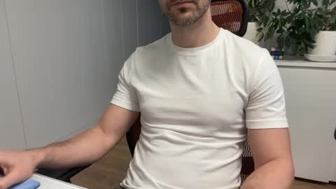 Slutguy81 online show from March 2026 07:03:01 AM