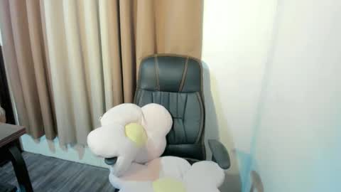 Snapshot of slutty_shanin chatting on June 2026 12:05:02 AM SHANIN online show from June 2026 12:05:02 AM