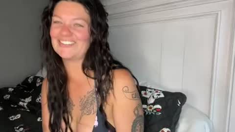 Snapshot of sluttycouple840 chatting on July 2026 02:32:01 AM sluttycouple840 online show from July 2026 02:32:01 AM
