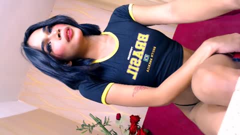 Snapshot of sluttylouise_moores chatting on January 2025 07:28:02 PM luiseeeeee online show from January 2025 07:28:02 PM