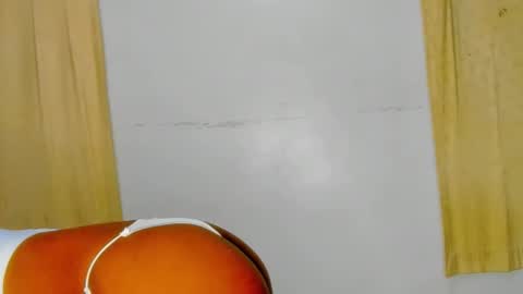 Sexyslutt online show from October 2025 09:15:01 PM