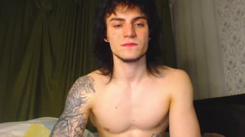 Gus online show from November 2025 06:19:02 PM