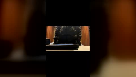 slyneck online show from April 2026 01:19:01 PM