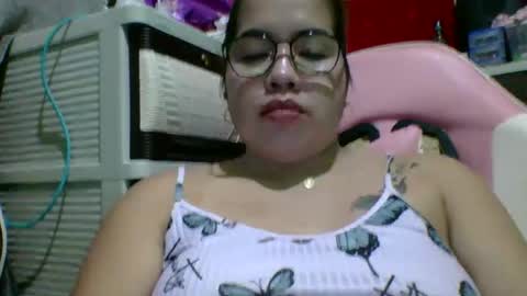 Snapshot of small_boobs59 chatting on April 2026 02:41:01 PM Lovewella online show from April 2026 02:41:01 PM