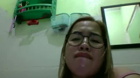 Snapshot of small_boobs59 chatting on April 2026 05:06:02 PM Lovewella online show from April 2026 05:06:02 PM