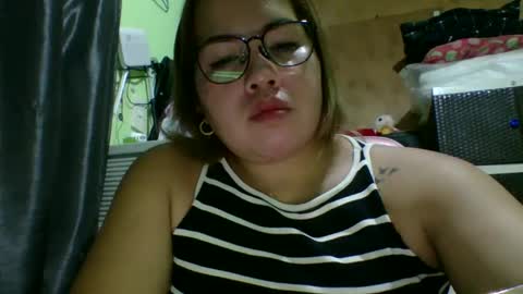Snapshot of small_boobs59 chatting on May 2026 02:33:01 PM Lovewella online show from May 2026 02:33:01 PM