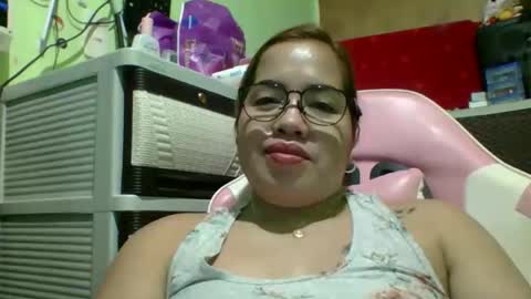 Snapshot of small_boobs59 chatting on May 2026 03:17:01 PM Lovewella online show from May 2026 03:17:01 PM