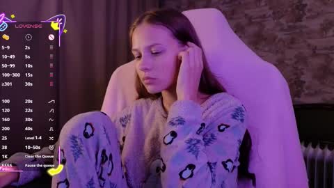 Emma online show from November 2025 05:12:01 PM