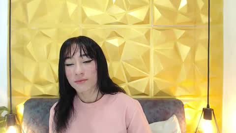 Small Hot19 online show from March 2025 04:35:02 PM