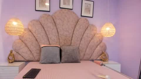 Snapshot of small_sun2 chatting on July 2026 10:39:01 AM online show from July 2026 10:39:01 AM