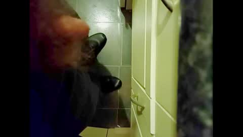 Small Hairy Uncut online show from October 2025 05:04:01 PM