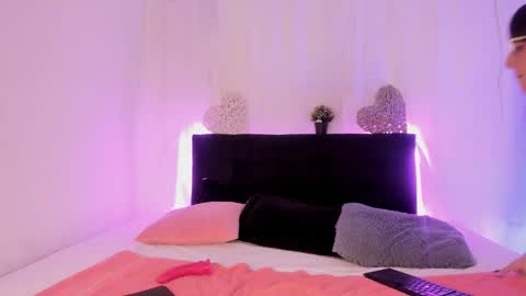 smallsweets_ online show from September 2025 12:16:01 PM