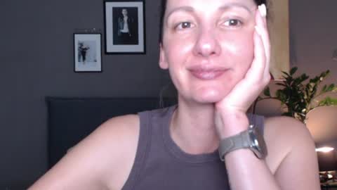 Snapshot of smalltittsbigsoul chatting on July 2026 05:39:02 PM Anna no bbbbybybbabebyy just Anna. And dont call me mom please. online show from July 2026 05:39:02 PM