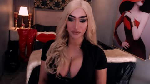 Snapshot of smasherqueen chatting on June 2026 07:18:01 AM smasherqueen online show from June 2026 07:18:01 AM