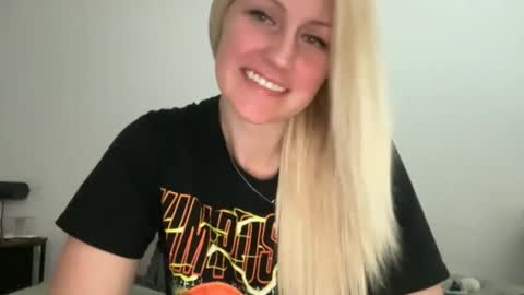 smexxii93 online show from March 2026 04:35:01 PM