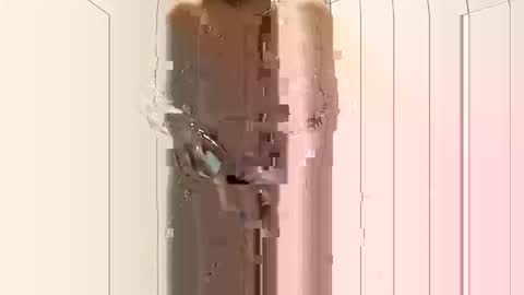 Snapshot of smilehiguy chatting on April 2026 06:03:02 AM smilehiguy online show from April 2026 06:03:02 AM