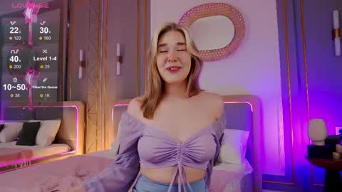 Snapshot of smiley_mia_ chatting on February 2025 05:12:02 AM Mia online show from February 2025 05:12:02 AM