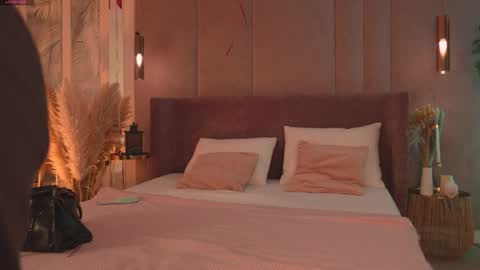 Mia online show from February 2026 05:07:02 AM