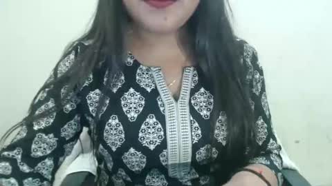 Snapshot of smiley_queen99 chatting on March 2026 08:29:02 AM smiley online show from March 2026 08:29:02 AM